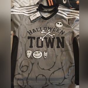 BOX LUNCH Gray Nightmare Before Christmas Jersey 💥🔥🎉 FLASH SALE ✨️💚💕 24 Hrs